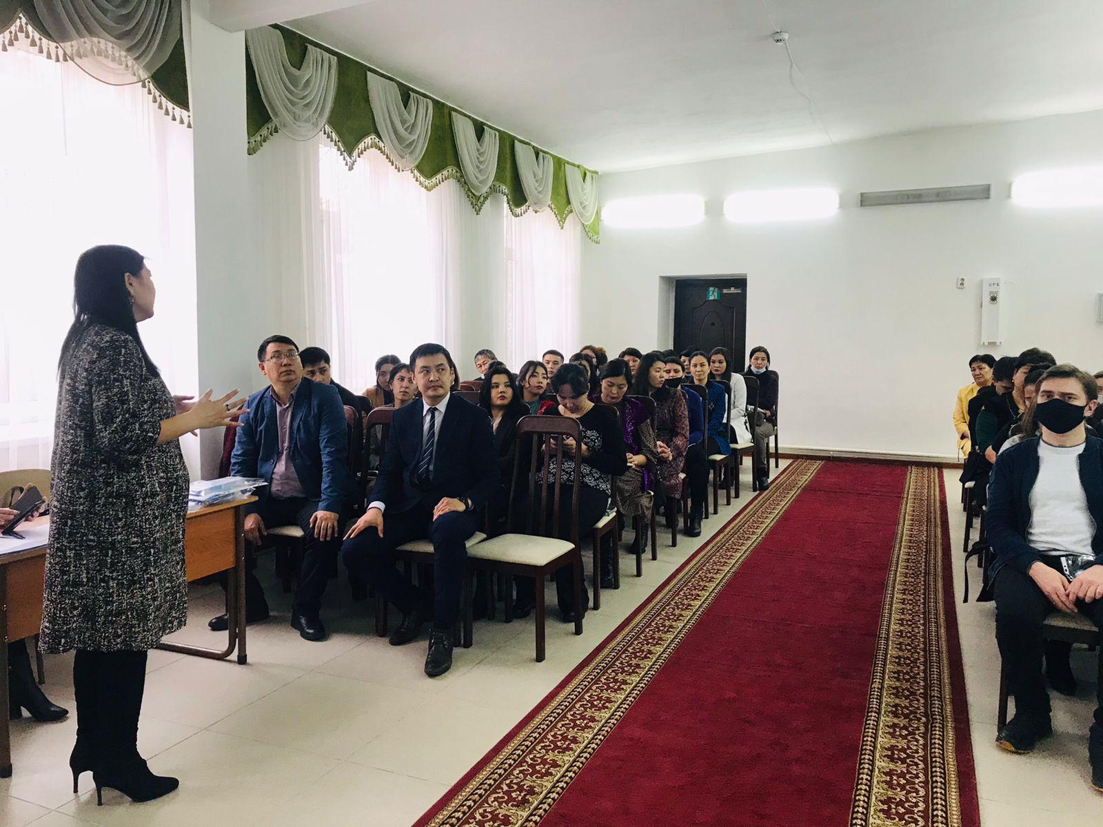 "Дарын" орталығының мамандары ауданның ДТӘІЖ орынбасарларымен және мектеп психологтарымен "Qabilet"  10-11 жастағы балар қабілетінің диагностикасы атты семинар өткізді.