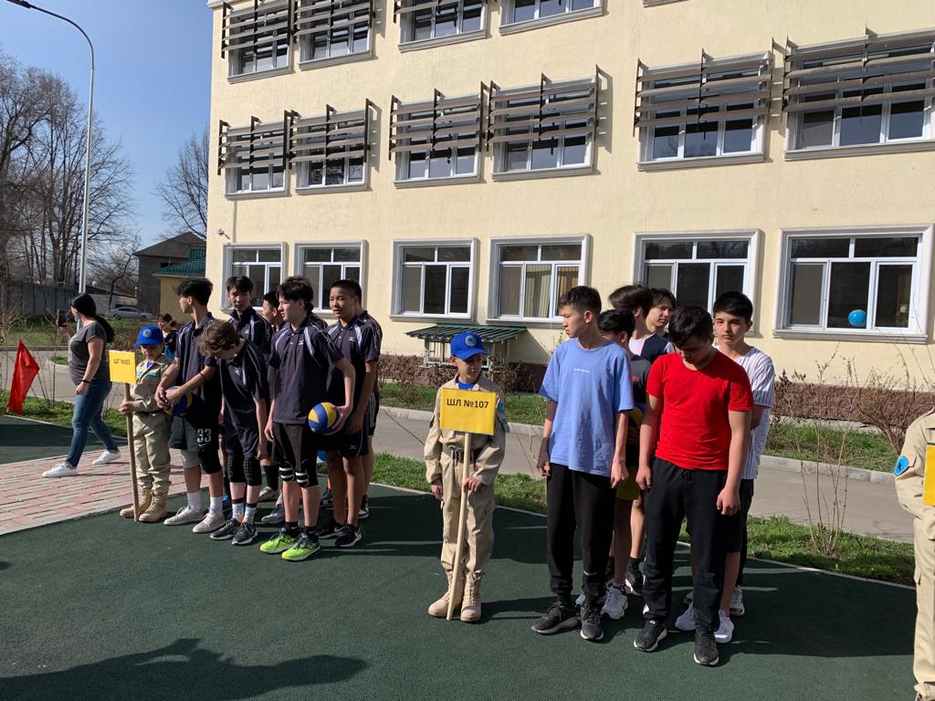 Сенбі күні аудан мектептері арасында өткен  волейбол жарысына қатысып жақсы ойын көрсетті.