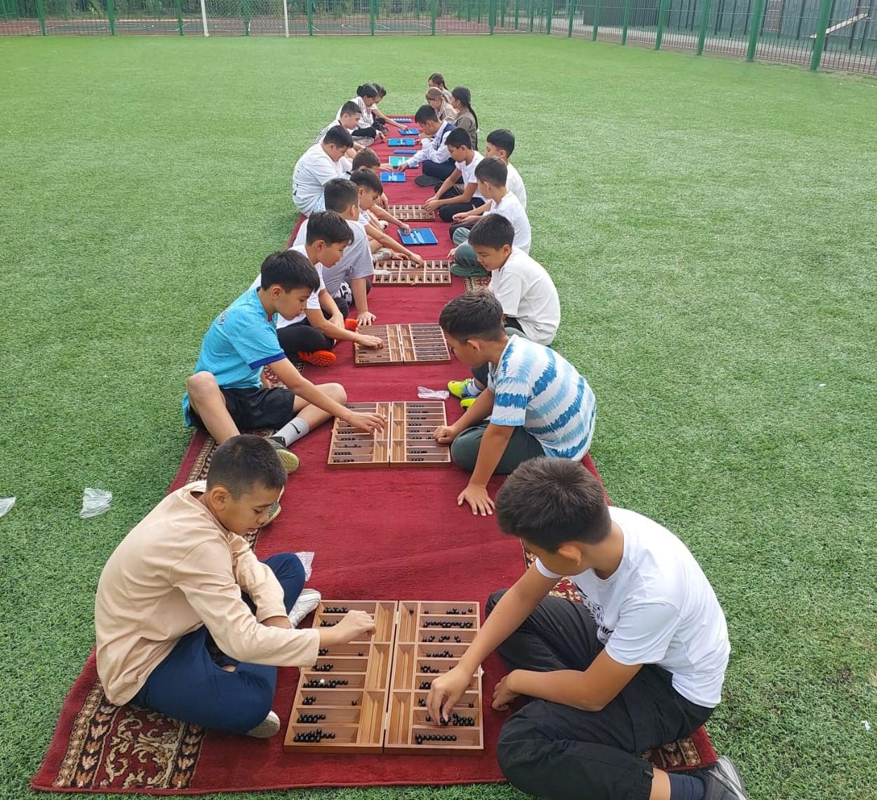 Дүниежүзілік көшпенділер ойынына орай лицейде тоғыз құмалақтан сайыс өтті