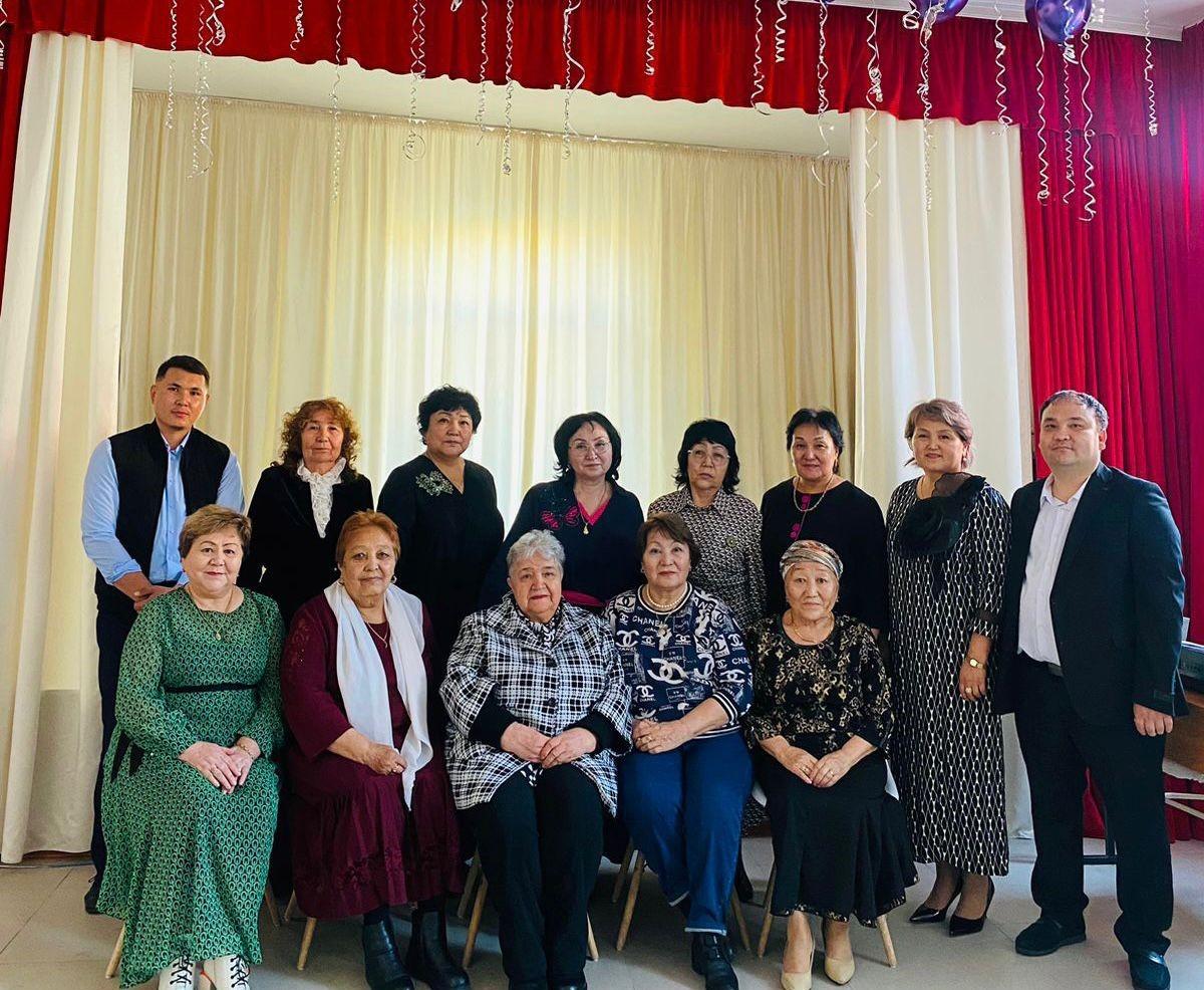 Қарттар күніне орай "Еңбегің кетпес далаға" атты ардагер ұстаздармен кездесу өтті