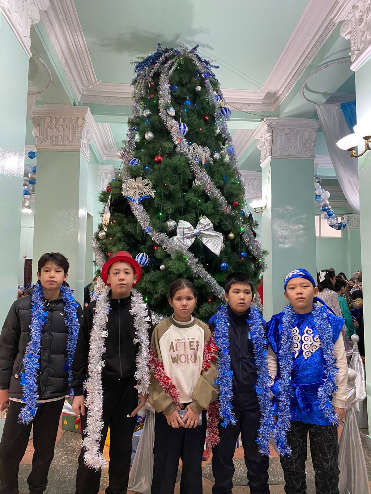 Аудан әкімінің мерекелік шыршасына лицейімізден 5 оқушы қатысып, жаңа жылдық сыйлықтарға ие болды