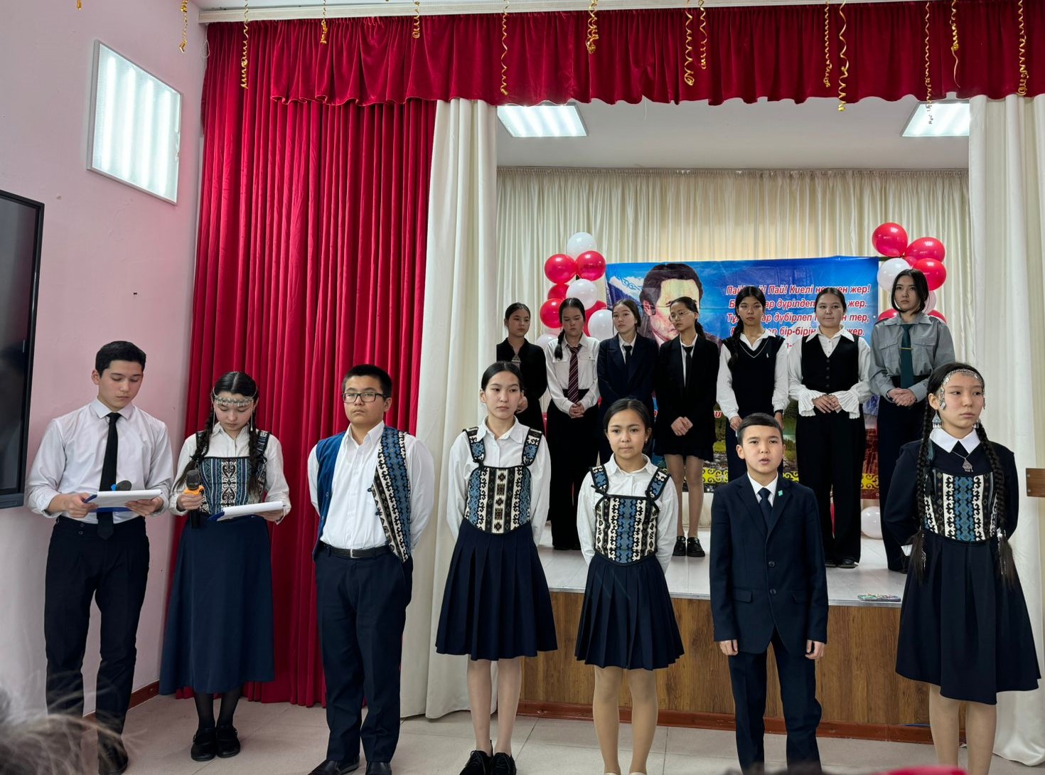 "Жырлайды жүрек"  атты поэзия кеші өткізілді